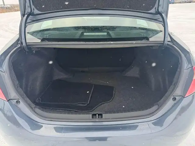 2017 Toyota Corolla LE - Photo 14