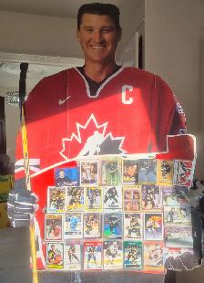 25 et 26 avril carte de hockey.bassball.couteau épée. Pokemon.vh