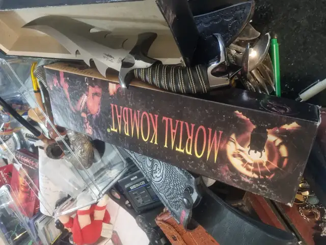 25 et 26 avril carte de hockey.bassball.couteau épée. Pokemon.vh - Photo 6