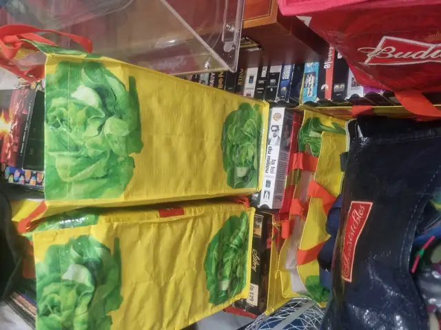 25 et 26 avril carte de hockey.bassball.couteau épée. Pokemon.vh - Photo 7