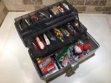 Fishing tackle box with tackle