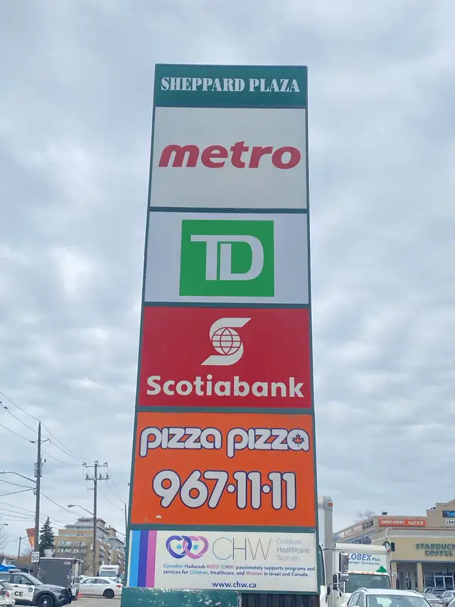 – Furnished Room in Clanton Park (Bathurst and shepherds) - Photo 2