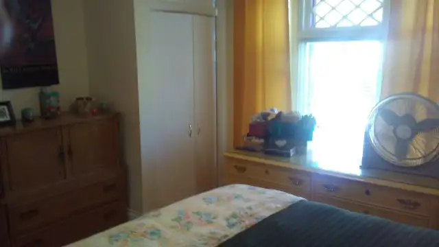 Room 4 Rent (West) to Shut Down Workers Only ($280 a Week) - Photo 2