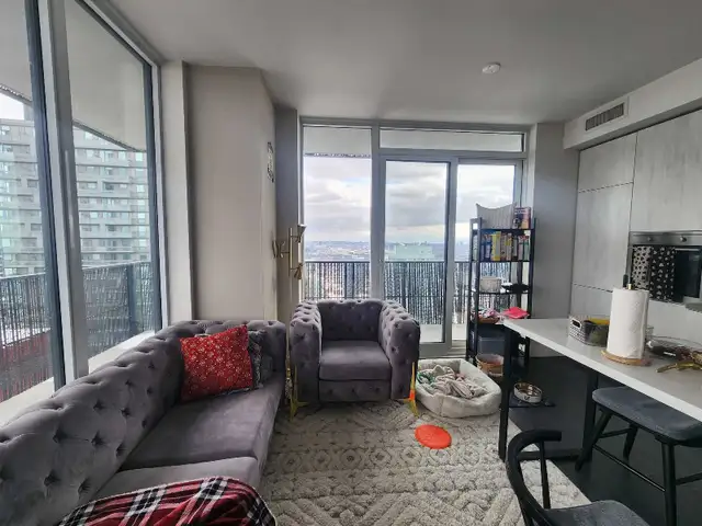 beautiful 2 Bedroom Condo for rent ( yonge / Eglinton) - Photo 4