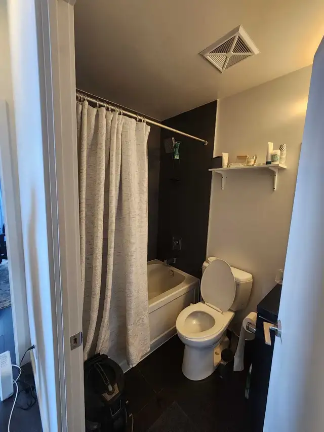 beautiful 2 Bedroom Condo for rent ( yonge / Eglinton) - Photo 5