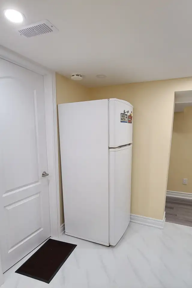 $700 / 1br - $700 BASEMENT - 1 BED ROOM NEWLY RENOVATED FOR RENT - Photo 6