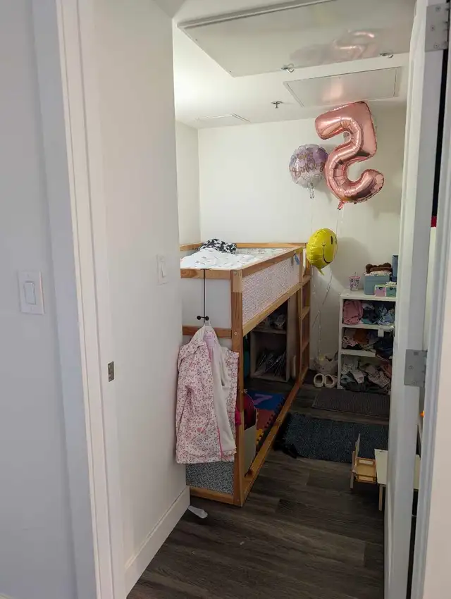 Bright & Spacious 1-Bedroom   Large Den – Sublet Available ($1, - Photo 8