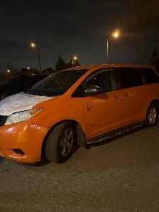 2015 wheelchair accessible Toyota sienna