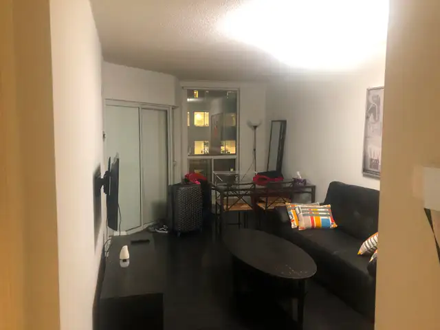 Furnished Room for Rent - Downtown Toronto - Photo 2