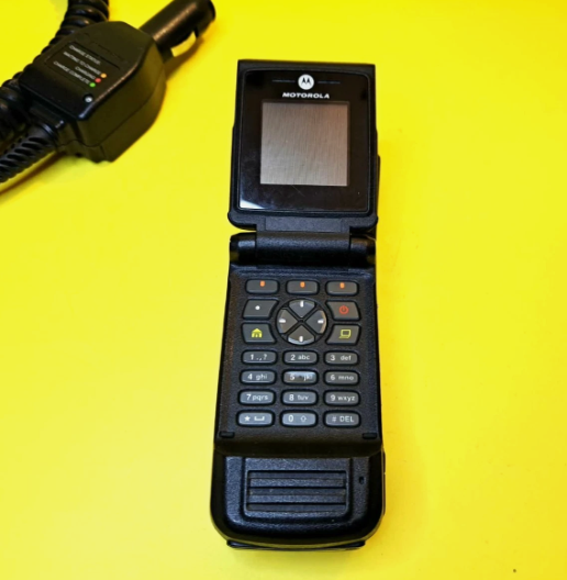 MOTOROLA XTS4000 H18QCN9PW9AN UHF DIGITAL FLIP FLOP TWOWAY RADIO - Photo 7