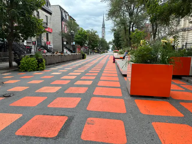 Furnished Studio Downtown - Photo 7