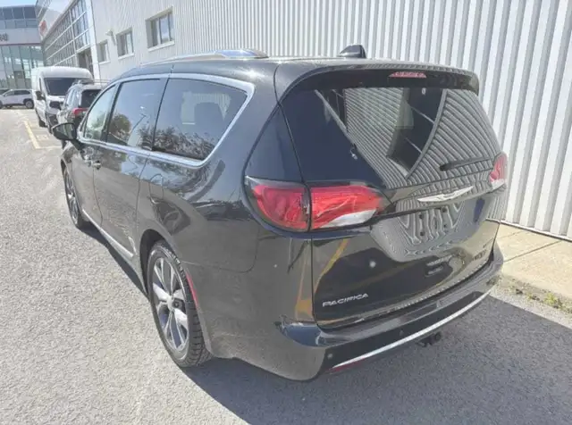 2018 Chrysler Pacifica Hybrid – Family Ready & Fully Load - Photo 3