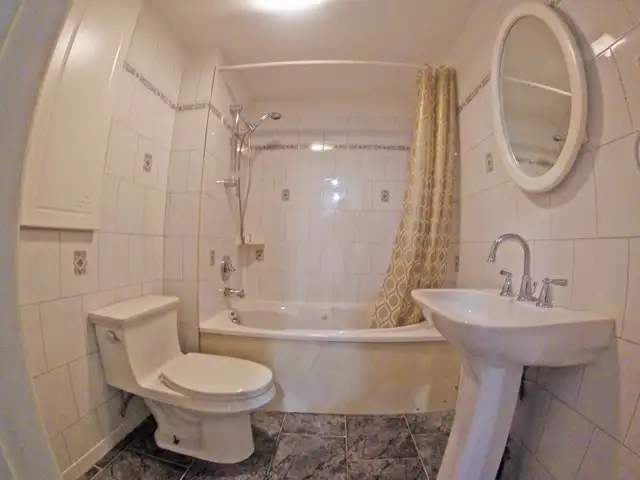 2 Bedroom Apartment - Renovated/Bright/Spacious/All inclusive - Photo 8