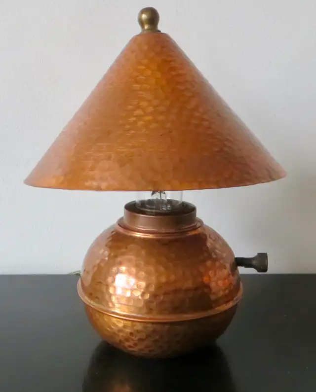 PAST and PRESENT ANTIQUES - VINTAGE  LAMPS & LIGHTING - Photo 9