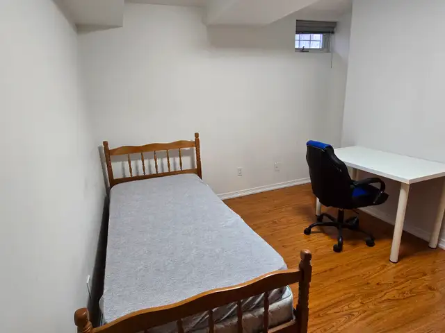 Private Room for Rent / North York / York Uni. Village