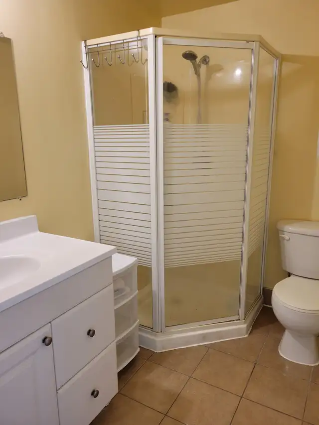 Private Room for Rent / North York / York Uni. Village - Photo 5