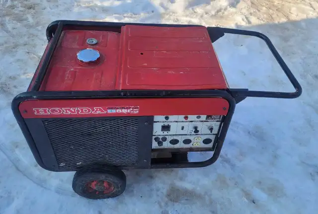 Honda ES6500 Generator