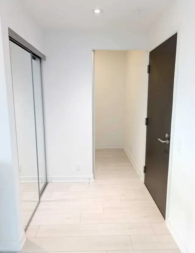 2 Bedrooms 3 Baths Townhouse-Brampton - Photo 2