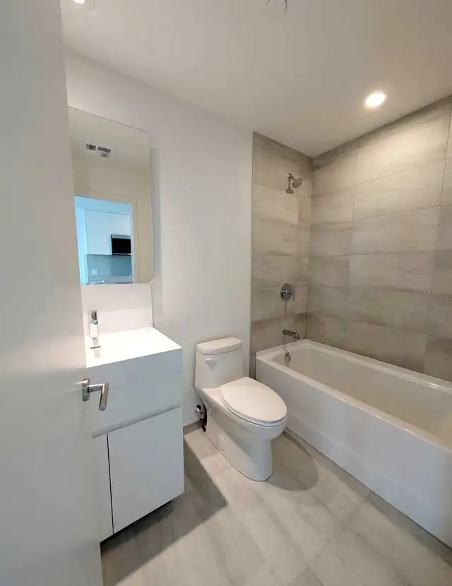 2 Bedrooms 3 Baths Townhouse-Brampton - Photo 5