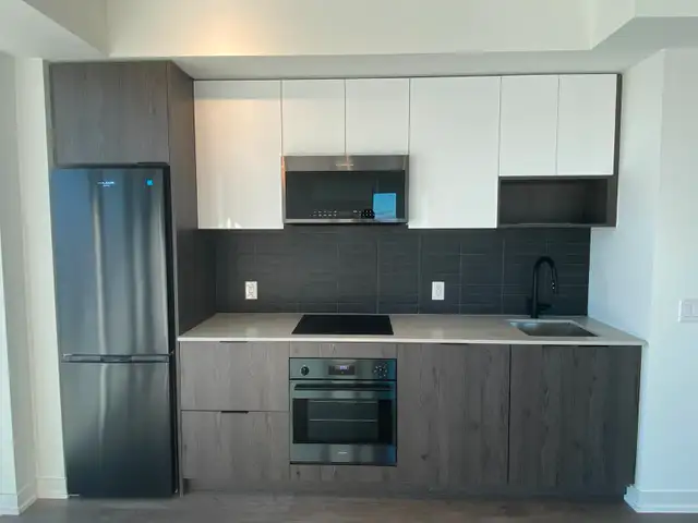 Dundas and River 2 Bed 2 Bath Condo For Rent at Downtown TRT - Photo 2