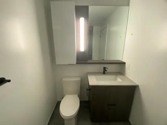 Dundas and River 2 Bed 2 Bath Condo For Rent at Downtown TRT - Photo 6