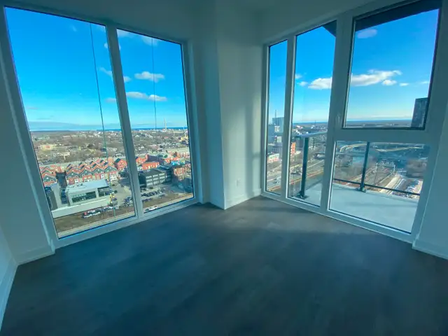 Dundas and River 2 Bed 2 Bath Condo For Rent at Downtown TRT - Photo 7