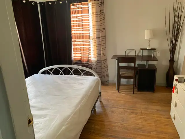 Room For Rent - Photo 2