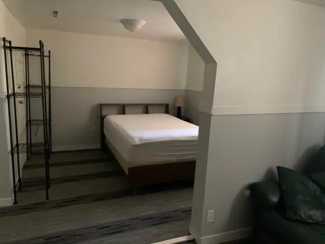 Room For Rent - Photo 4