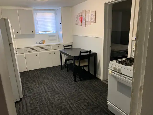 Room For Rent - Photo 9