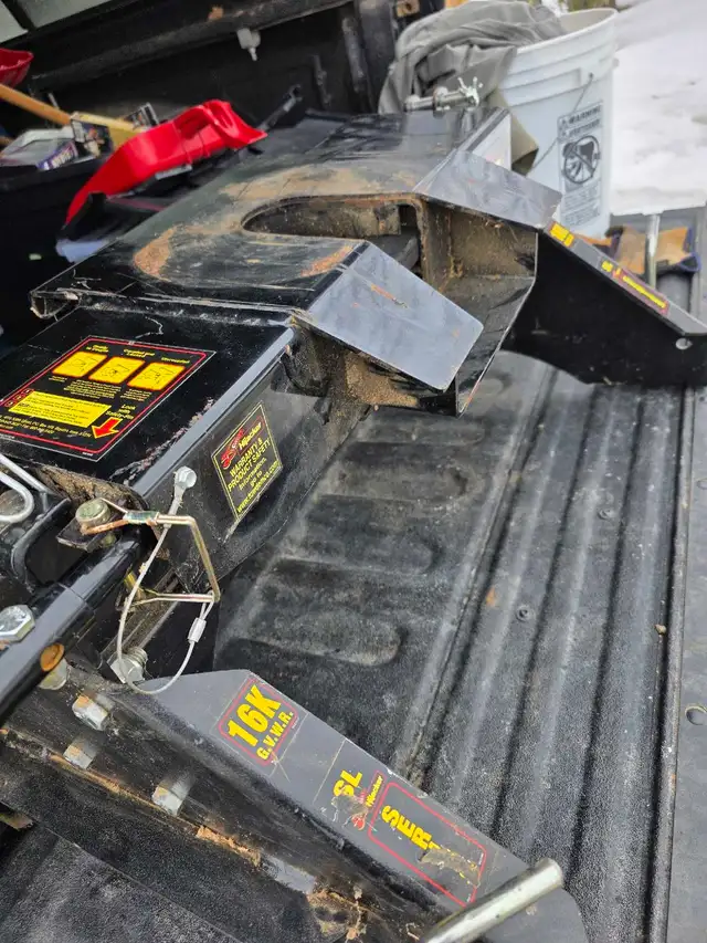 5TH WHEEL SL SERIES 16K ( Sl Hijacker Demco ) $250 no brack - Photo 3