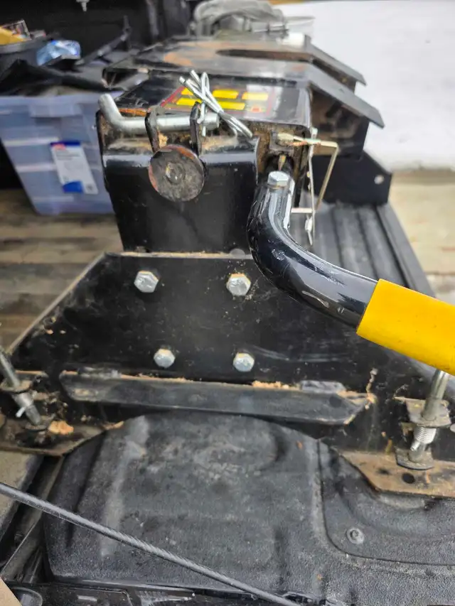 5TH WHEEL SL SERIES 16K ( Sl Hijacker Demco ) $250 no brack - Photo 6