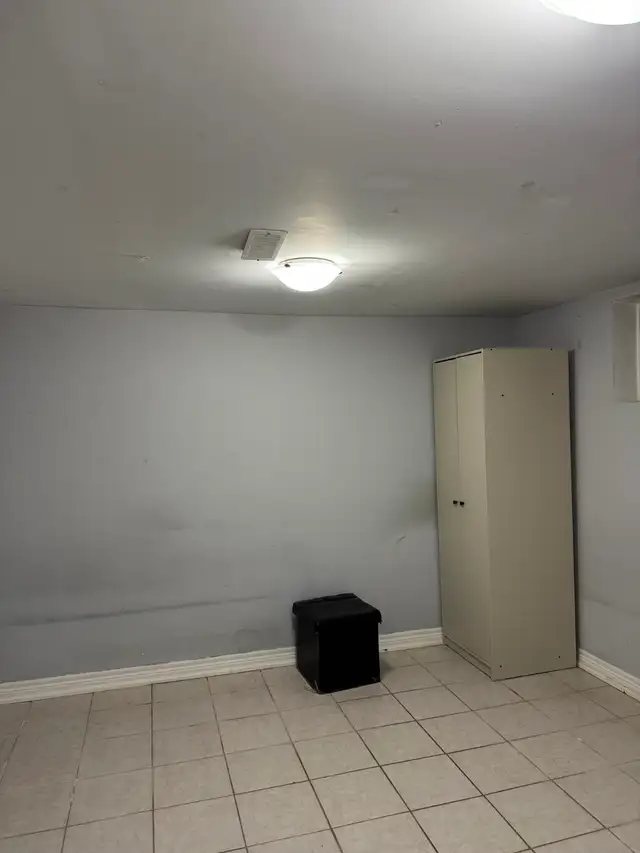 Extra large private room for rent in Scarborough - Photo 4