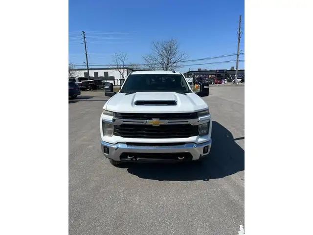 2024 Chevrolet SILVERADO 3500HD LT Crew Cab 4WD - Photo 2