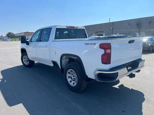 2024 Chevrolet SILVERADO 3500HD LT Crew Cab 4WD - Photo 5