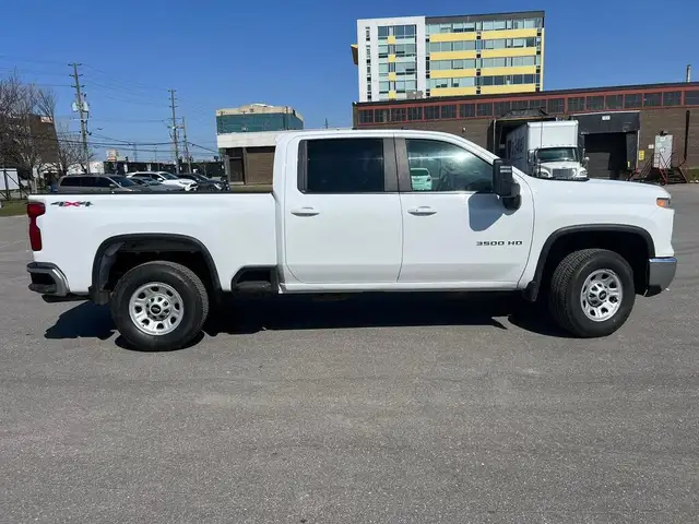 2024 Chevrolet SILVERADO 3500HD LT Crew Cab 4WD - Photo 8