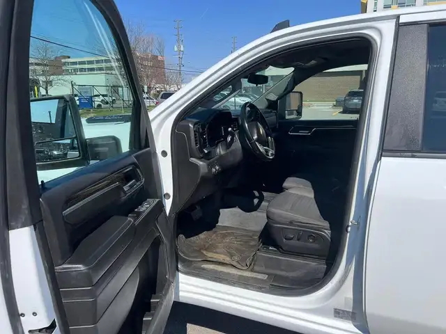 2024 Chevrolet SILVERADO 3500HD LT Crew Cab 4WD - Photo 9