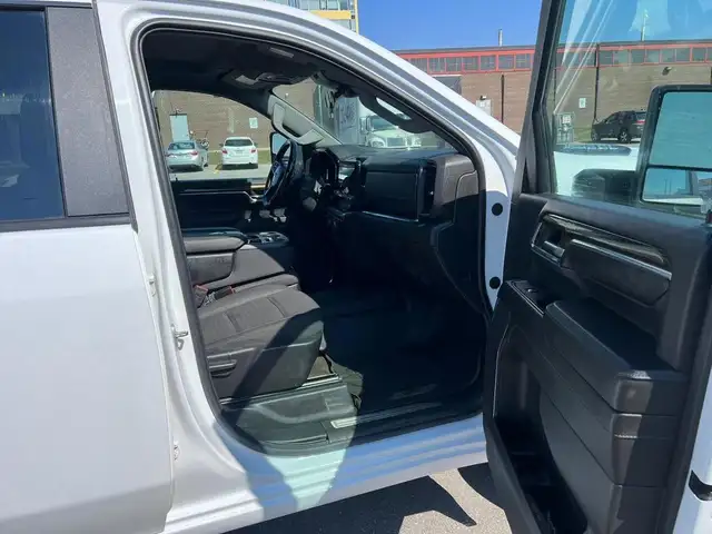 2024 Chevrolet SILVERADO 3500HD LT Crew Cab 4WD - Photo 11