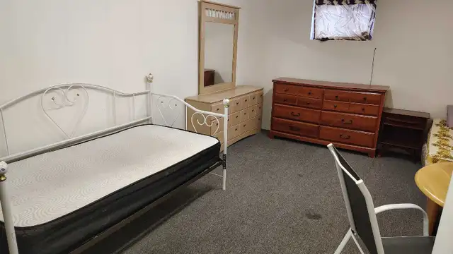 $485Room rent May/June 1st  Steeles / Bathurst ,Privet /Shared - Photo 5