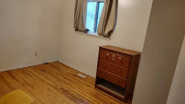 $485Room rent May/June 1st  Steeles / Bathurst ,Privet /Shared - Photo 7