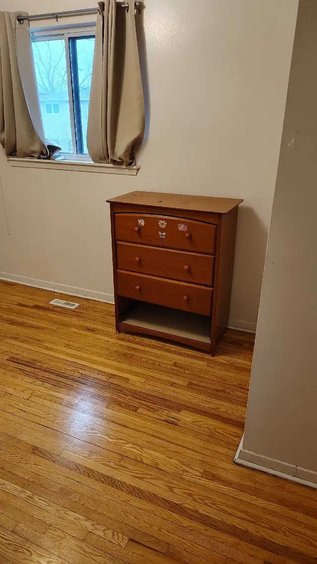 $485Room rent May/June 1st  Steeles / Bathurst ,Privet /Shared - Photo 10