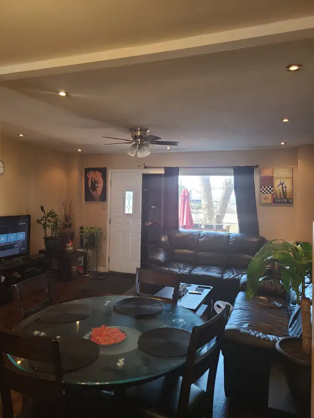 ODSP AND OW ACCEPTED sharing room with roomate available now - Photo 2