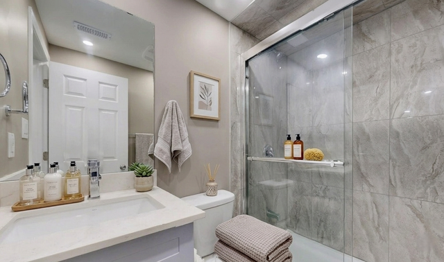 Modern 2 Bedroom Basement Apartment – Separate Entrance – Oshawa - Photo 3