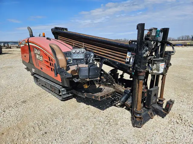 2010 Ditch Witch JT1220 Mach 1 - Photo 2