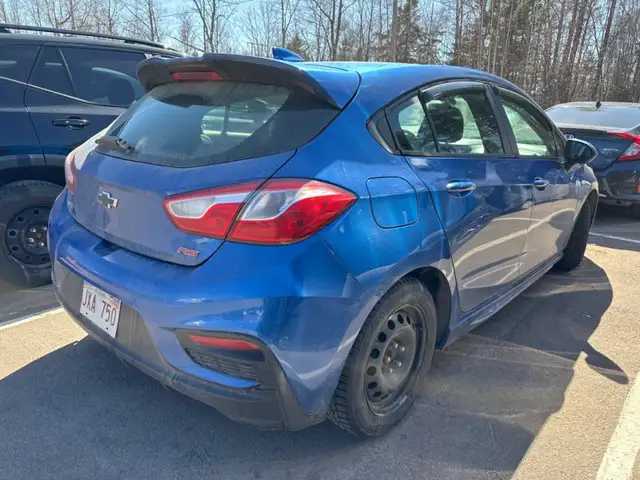 2019 Chevrolet Cruze LT - Heated Seats - LED Lights - Photo 3