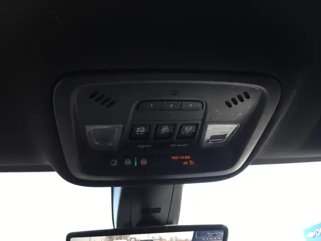 2022 Chevrolet Traverse - Photo 19