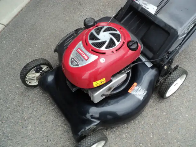 Near Perfect! Briggs & Stratton Lawn Mower w/ Bag CALLS ONLY - Photo 2