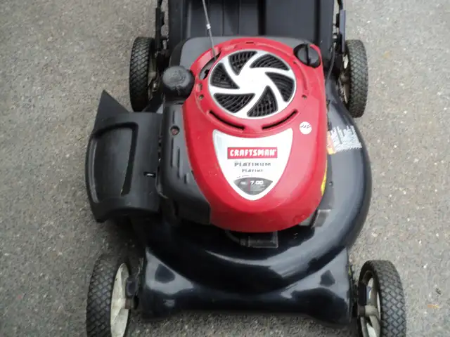 Near Perfect! Briggs & Stratton Lawn Mower w/ Bag CALLS ONLY - Photo 4