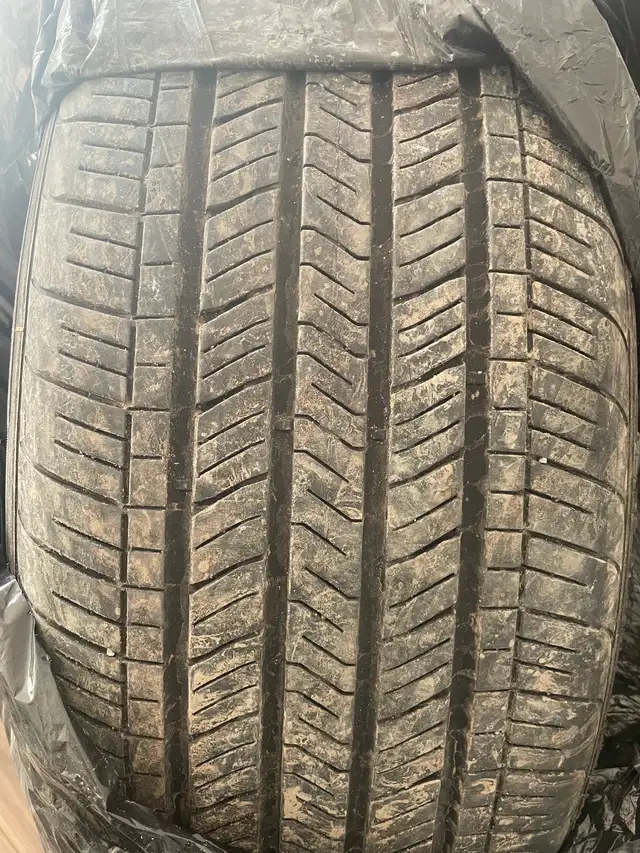 4 pneus à vendre 235/55R20 pour suv Toyota Highlander - Photo 2