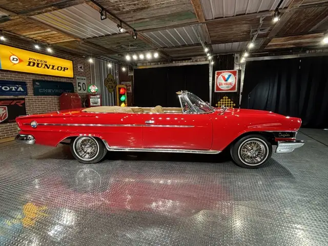 1962 Chrysler 300 Convertible - Photo 2