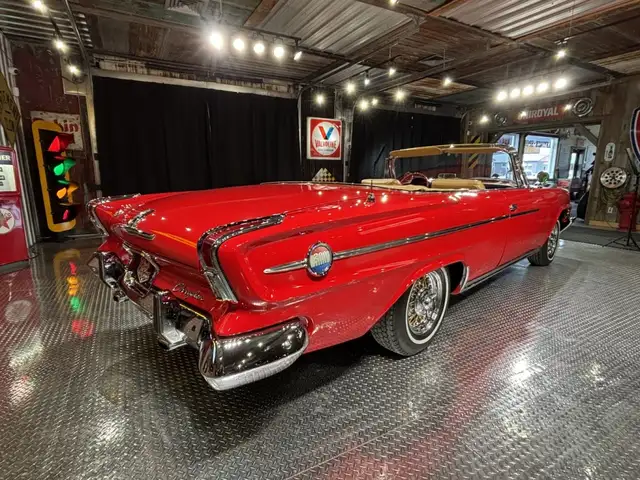 1962 Chrysler 300 Convertible - Photo 3